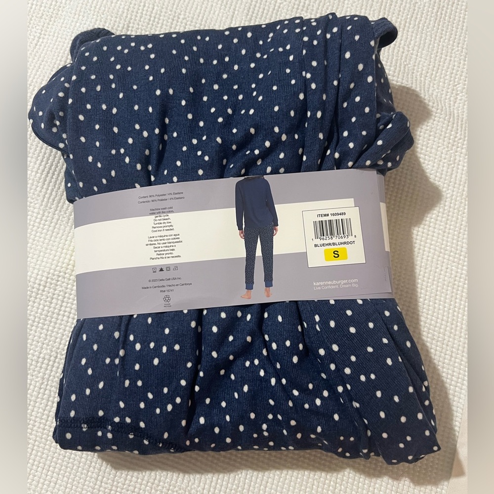 Women’s 3 piece pajamas. Navy blue. Size small